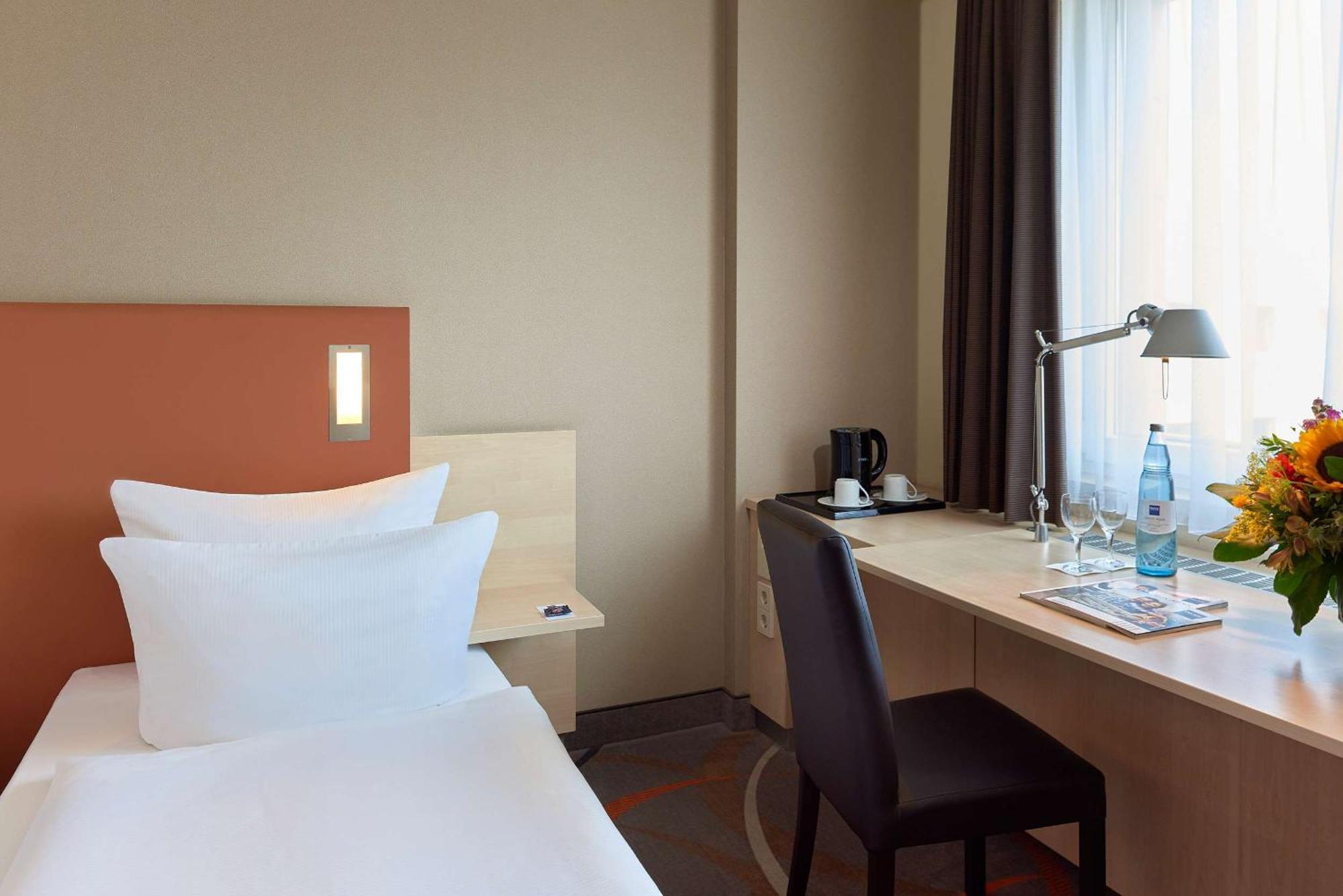 Essential By Dorint Berlin-adlershof 3* Berlijn